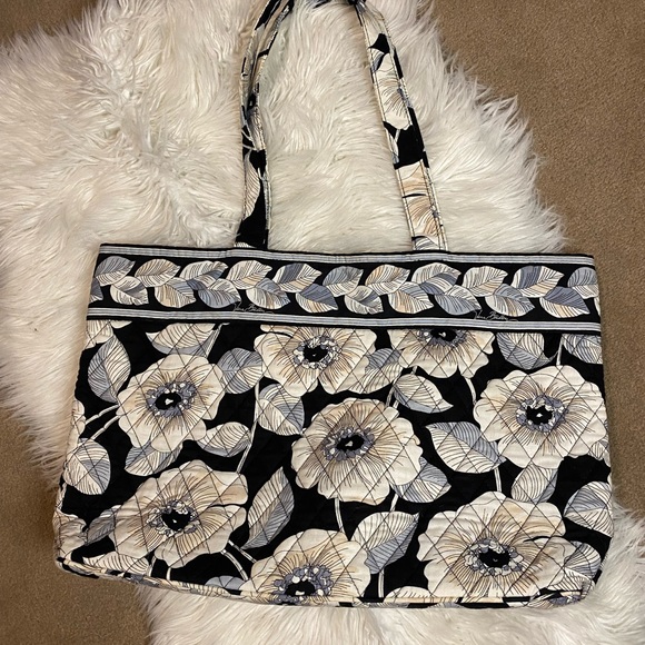 Vera Bradley Handbags - Vera Bradley floral tote bag